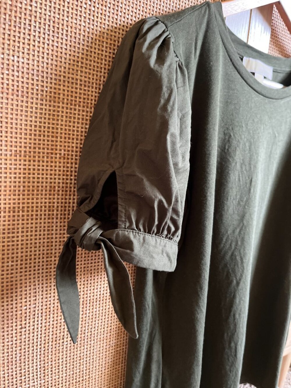 Michel Kors T-Shirt with Bow Sleeve Detail (Large) - Picture 2 of 6